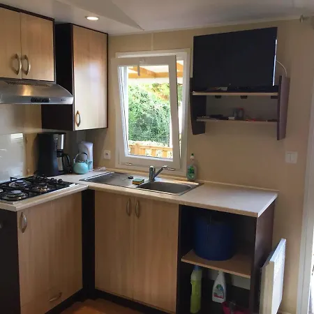 Apartment Tropical 2 *